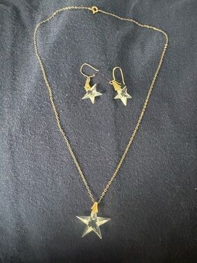 Glass pendant and earrings. Vintage costume jewellery .